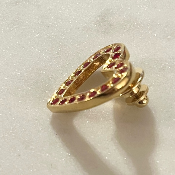 AVON Vintage Gold Tone Open Heart Red Rhinestones Brooch Pin Lapel - Picture 2 of 10